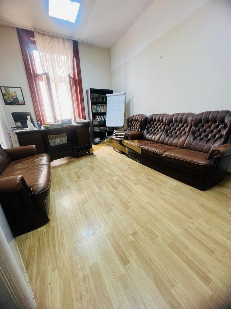 Apartament (pretabil pentru Birou ,Cabinet etc.) de vanzare in centru. - Poză 13