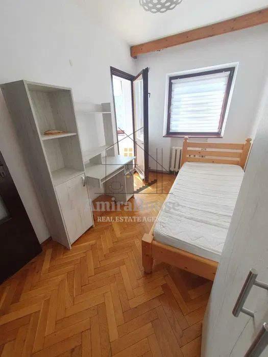 Apartament 4 camere etaj 3 din 4 zona Mogosoaia - Poză 3