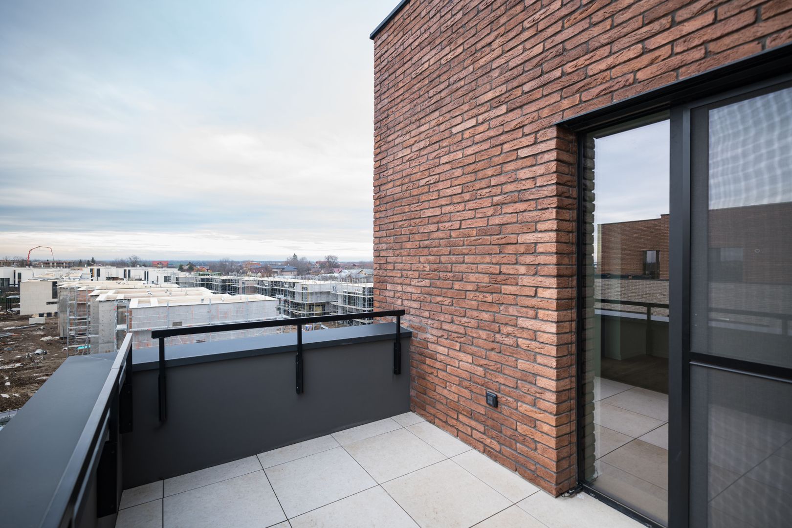 Apartament de 3 camere in Amber Forest - Poză 8