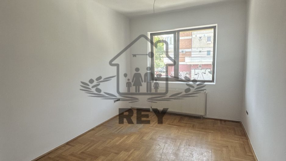 Imobil 3 niveluri, renovat, cu spațiu comercial si 2 ap.- Bd. Victoriei - Poză 14