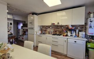 BRASADAS vinde ap 3 cam modernizat și parțial mobilat. - Poză 3