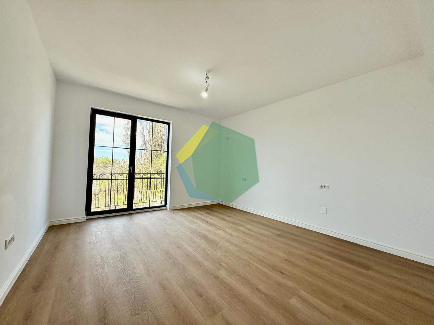 Vila urbana finalizata - te poti muta imediat. Comision 0 - Poză 8