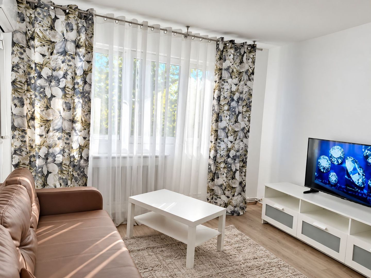 Apartament RENOVAT 2 camere SD 50 mp Podu Ros 380 euro - Poză 3