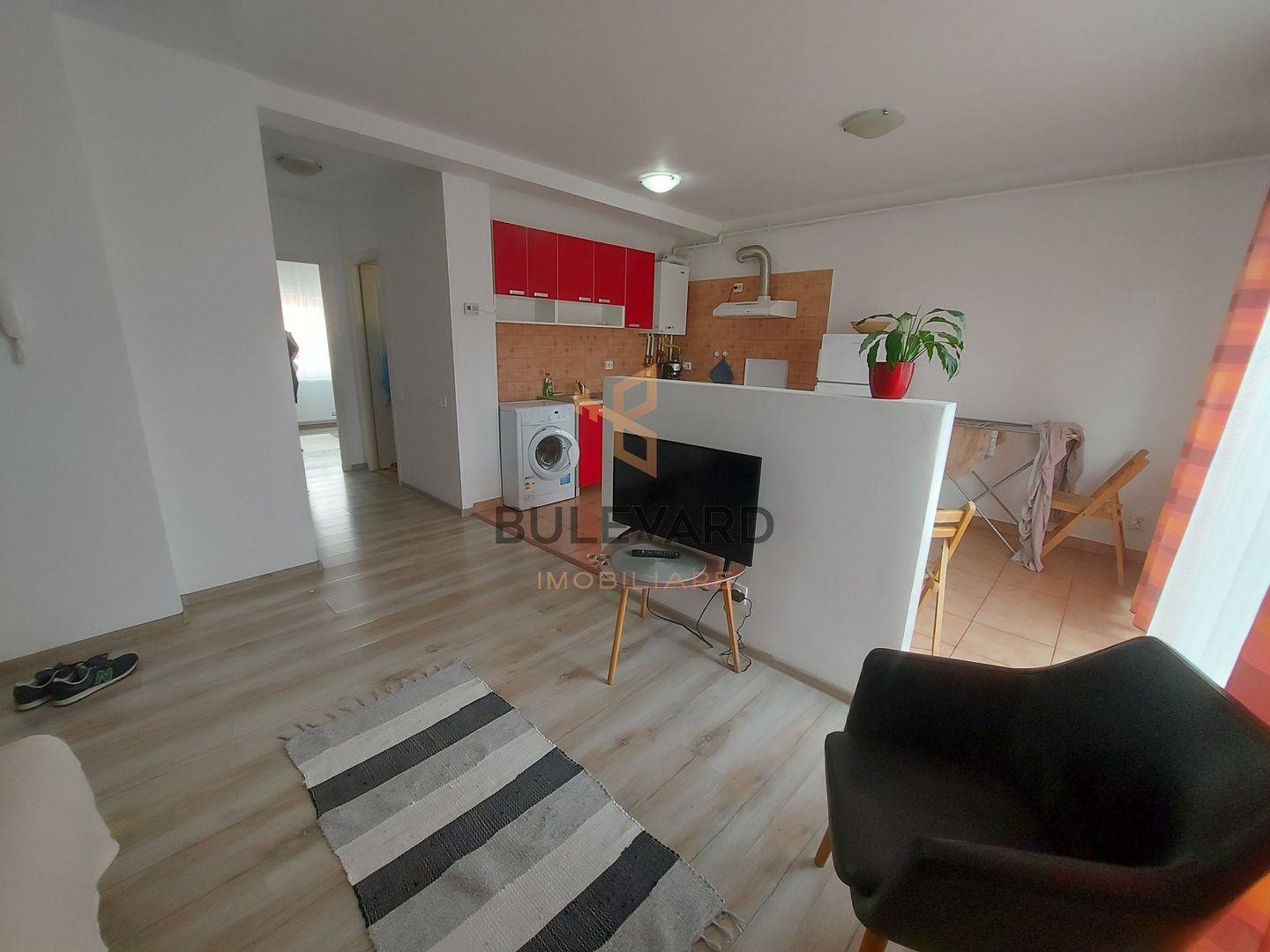 Apartament cu 2 camere, zona strazii Tineretului! - Poză 3