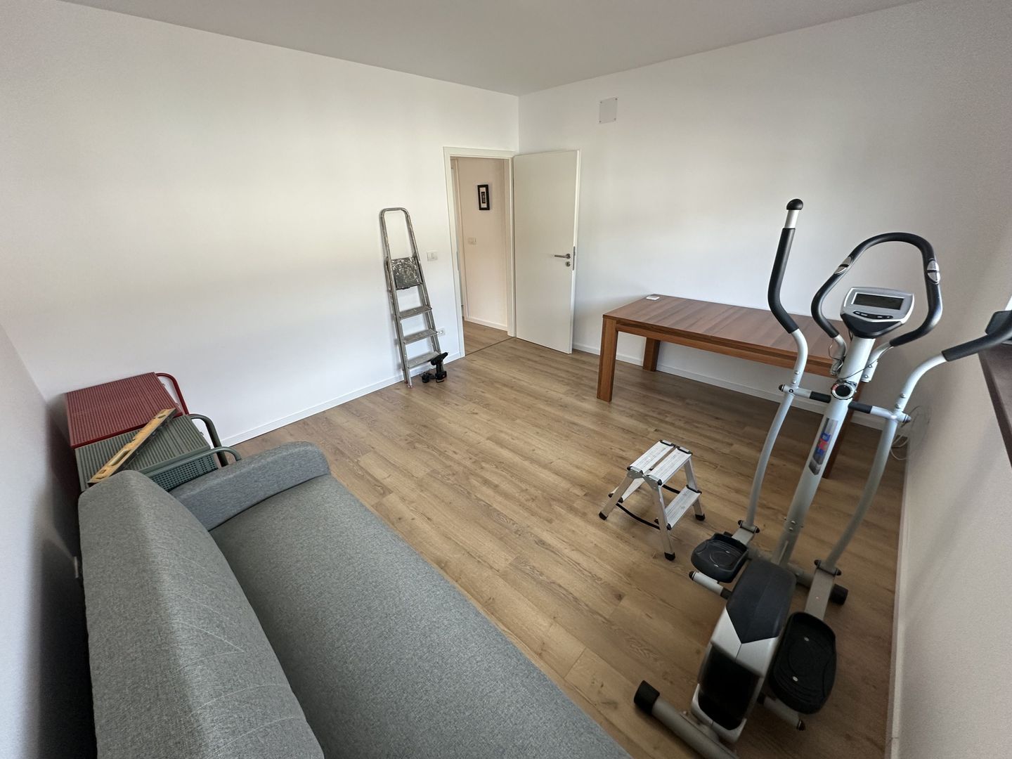 Casa deosebita intr-un cartier privat cu bariera - Poză 32