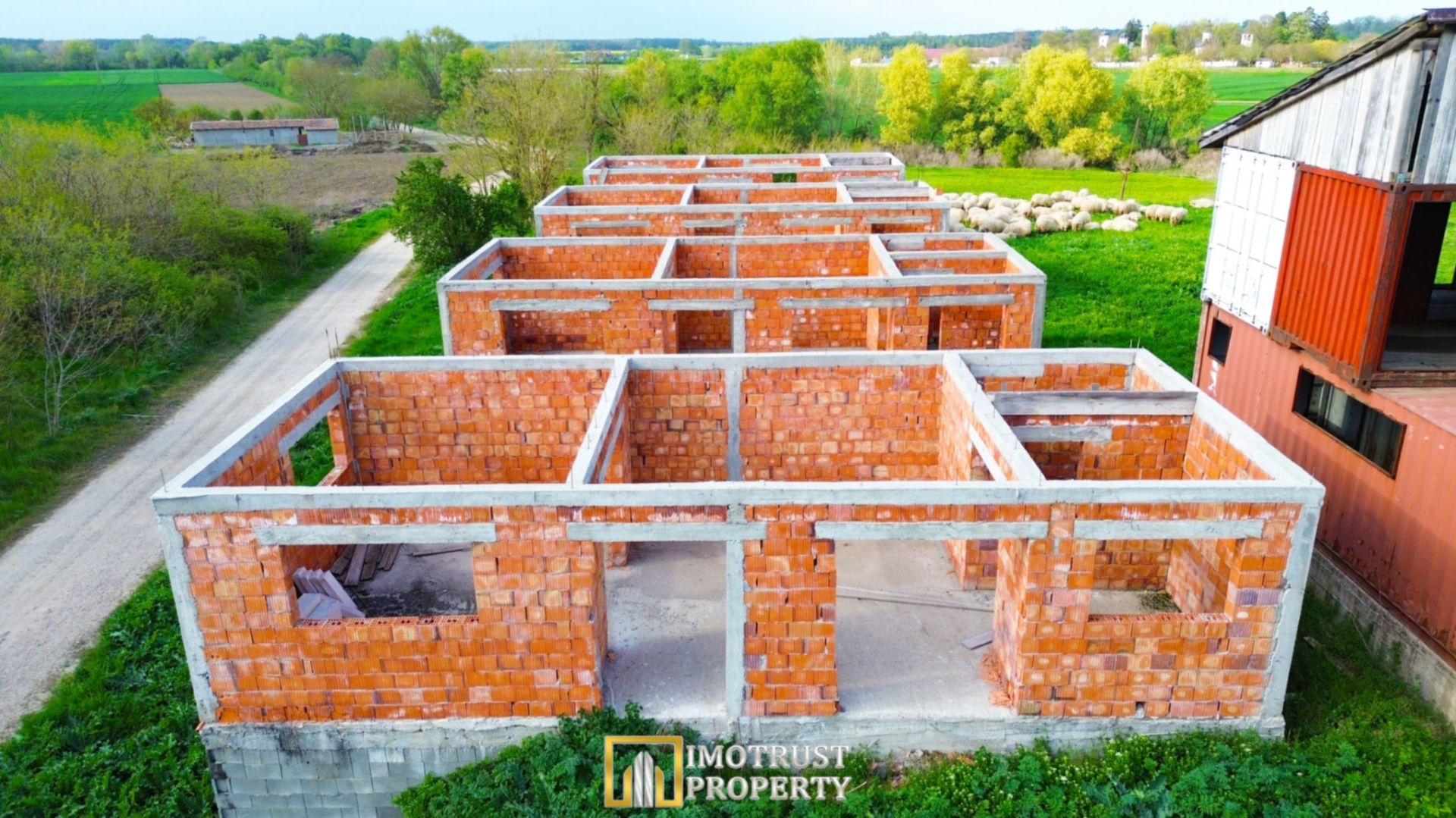 Case individuale în stadiu de roșu – Călugăreni, 8 km până la Arad - Poză 5