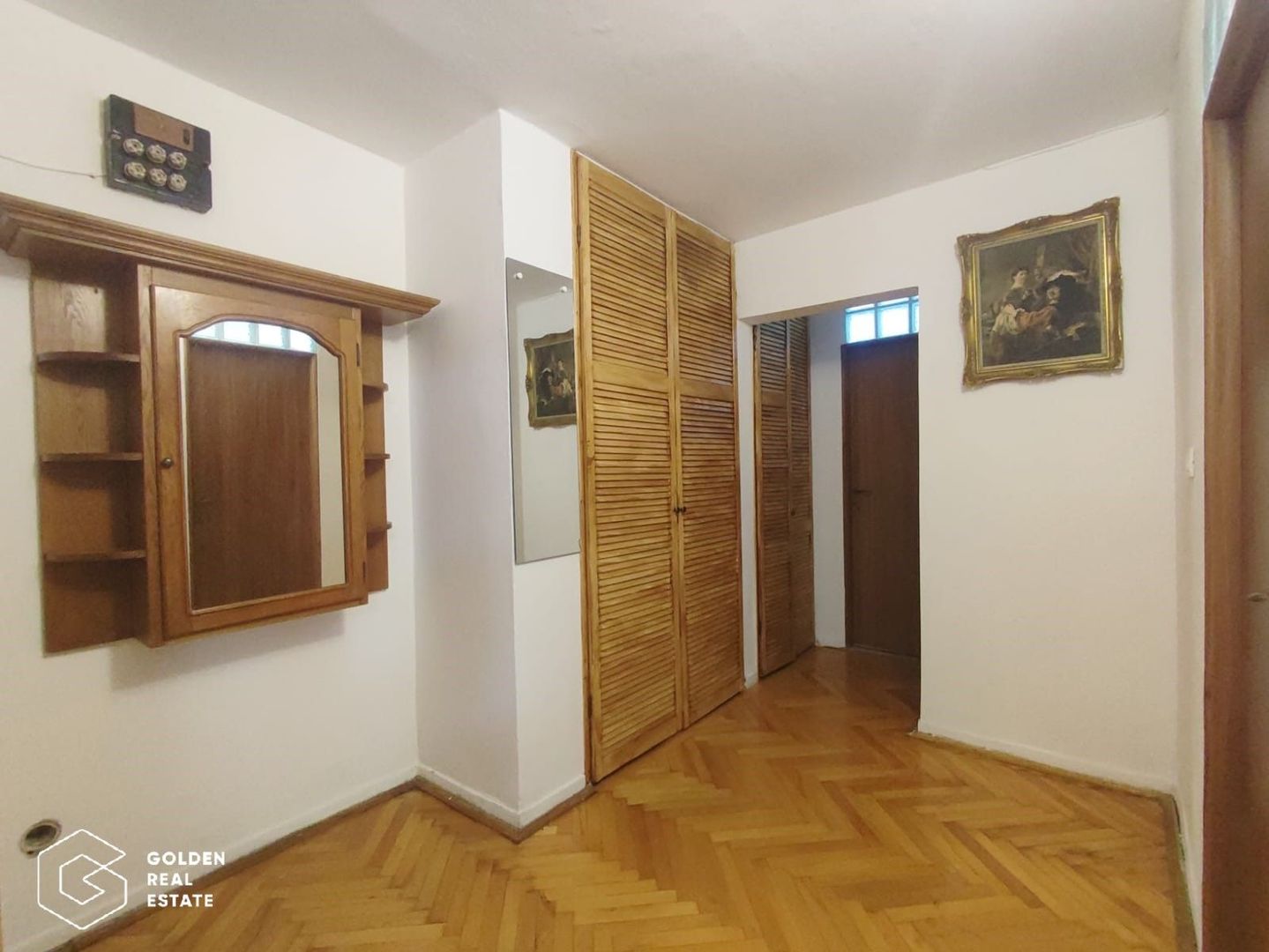 Apartament spatios la etajul 1, cu loc de parcare inclus, Micalaca, zona 300 - Poză 3