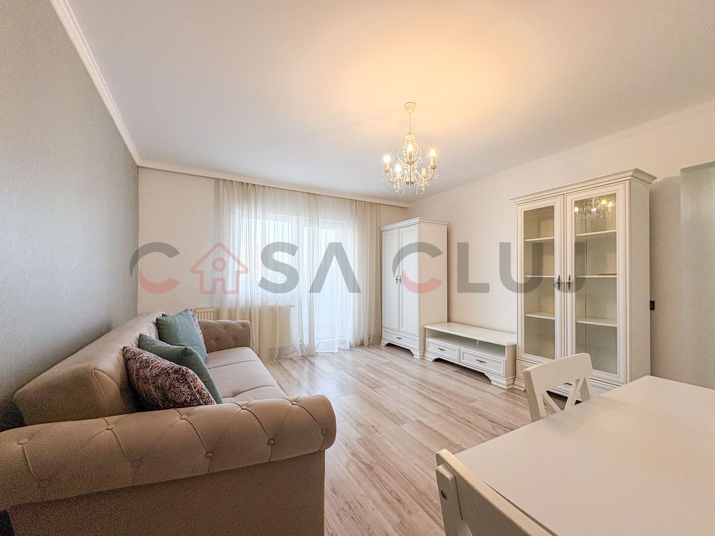 Apartament superb cu 3 camere, zona Big Belly / Platinia ! - Poză 1