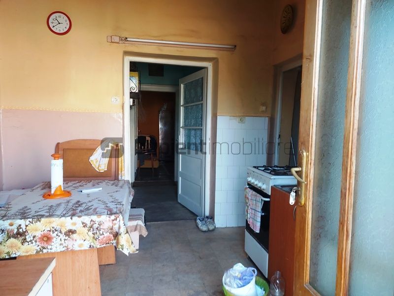 Teren de vanzare str.Colinelor cu casa demolabila - Poză 3