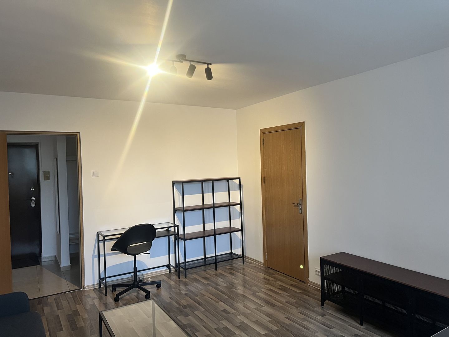 🏡 De închiriat 2 camere  | AC | balcon | Drumul Taberei | Pet Friendly - Poză 4