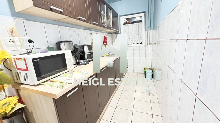 Apartament cu 3 camere in zona Dambovita - Poză 6