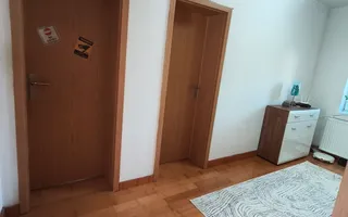 Casă individuală spațioasă cu garaj și curte generoasă – Ghiroda - Poză 31