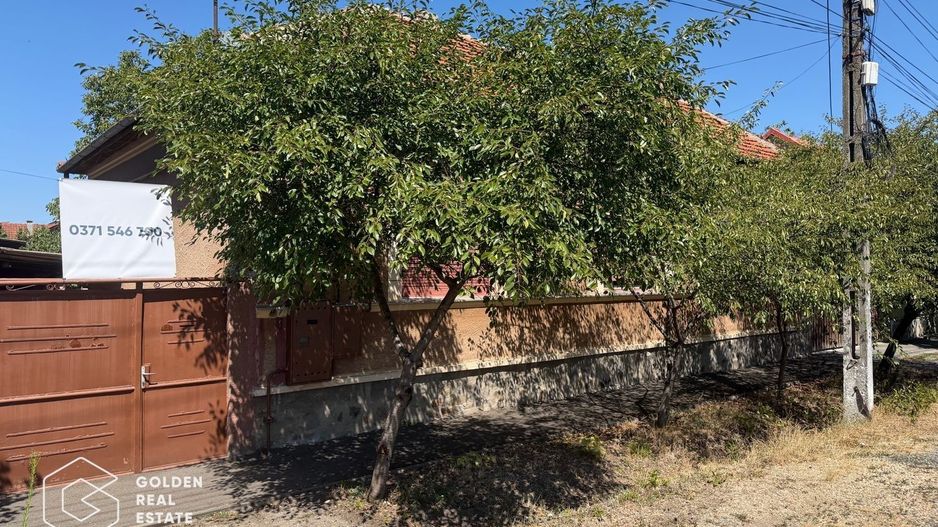 Casa cu doua corpuri de cladire in Gradiste - Poză 1