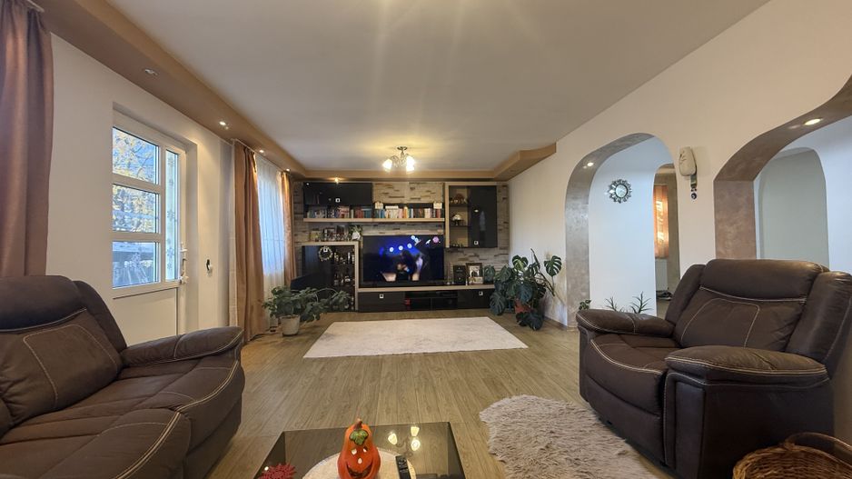 Vila de vânzare 160 mp - complet mobilată și utilata  - Câmpina ! - Poză 2