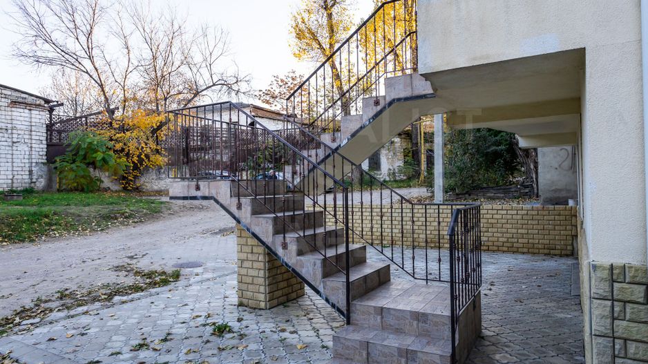 Vanzare spatiu comercial de 256 m2 în centrul capitalei - Poză 13