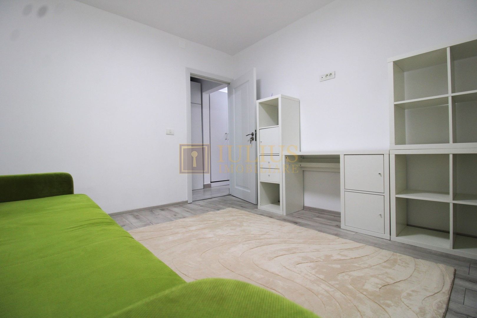 3 camere recent renovat, totul nou- Aradului - Poză 2