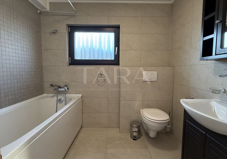 Duplex modern cu grădină amenajată în Europa - Poză 4