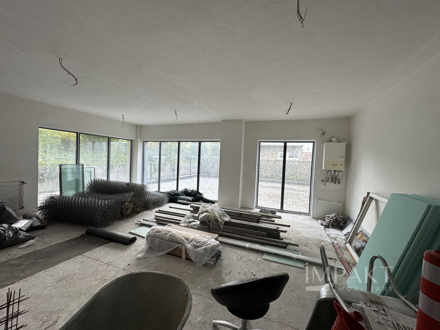 Spatiu comercial de 62 m2 cu terasa de 52 m2 in Borhanci - Poză 4