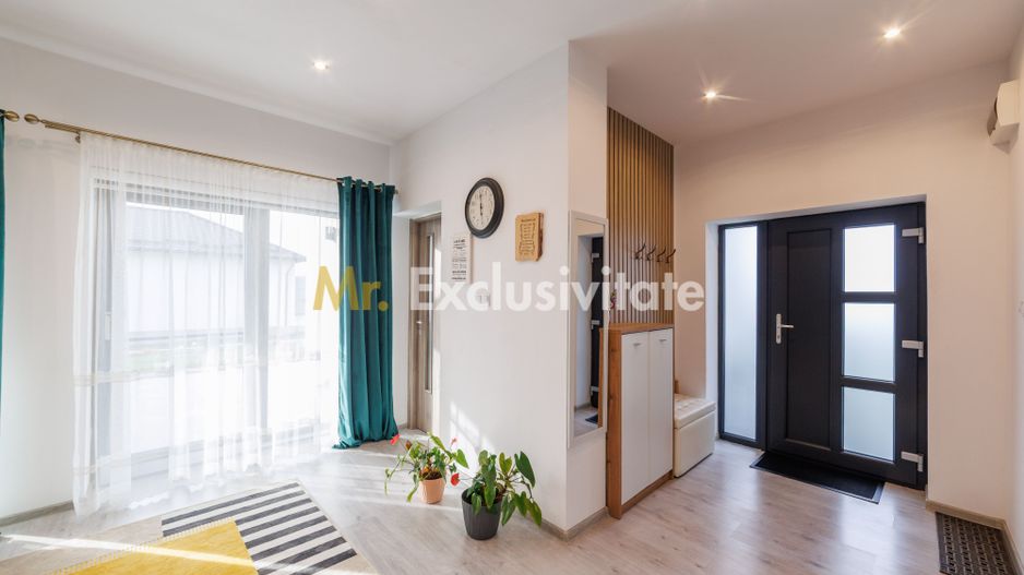 Casa moderna, constructie solida -view panoramic -Mioveni-Arges! - Poză 14
