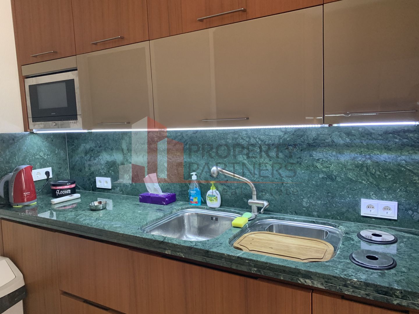 Apartament de lux langa ambasada SUA. - Poză 13