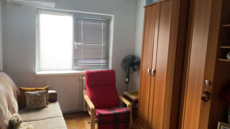 Apartament cu 4 camere de vanzare in Blaj - Poză 1
