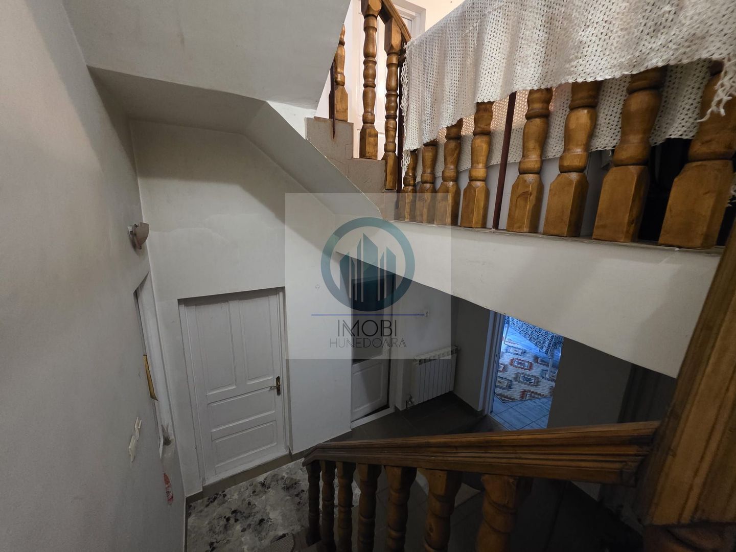 Casa D+P+M in Deva-Aurel Vlaicu, 3 dormitoare, 3 bai, garaj si terasa - Poză 3