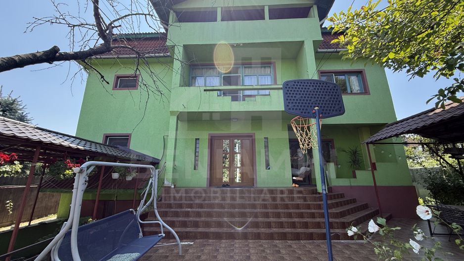 Casa Spatioasa D+P+1+M – 615mp - Teren 1000mp - Rovine - Poză 1