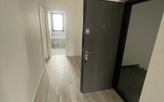 Decomandat. Zona Buziasului. Parcare in curte. - Poză 2