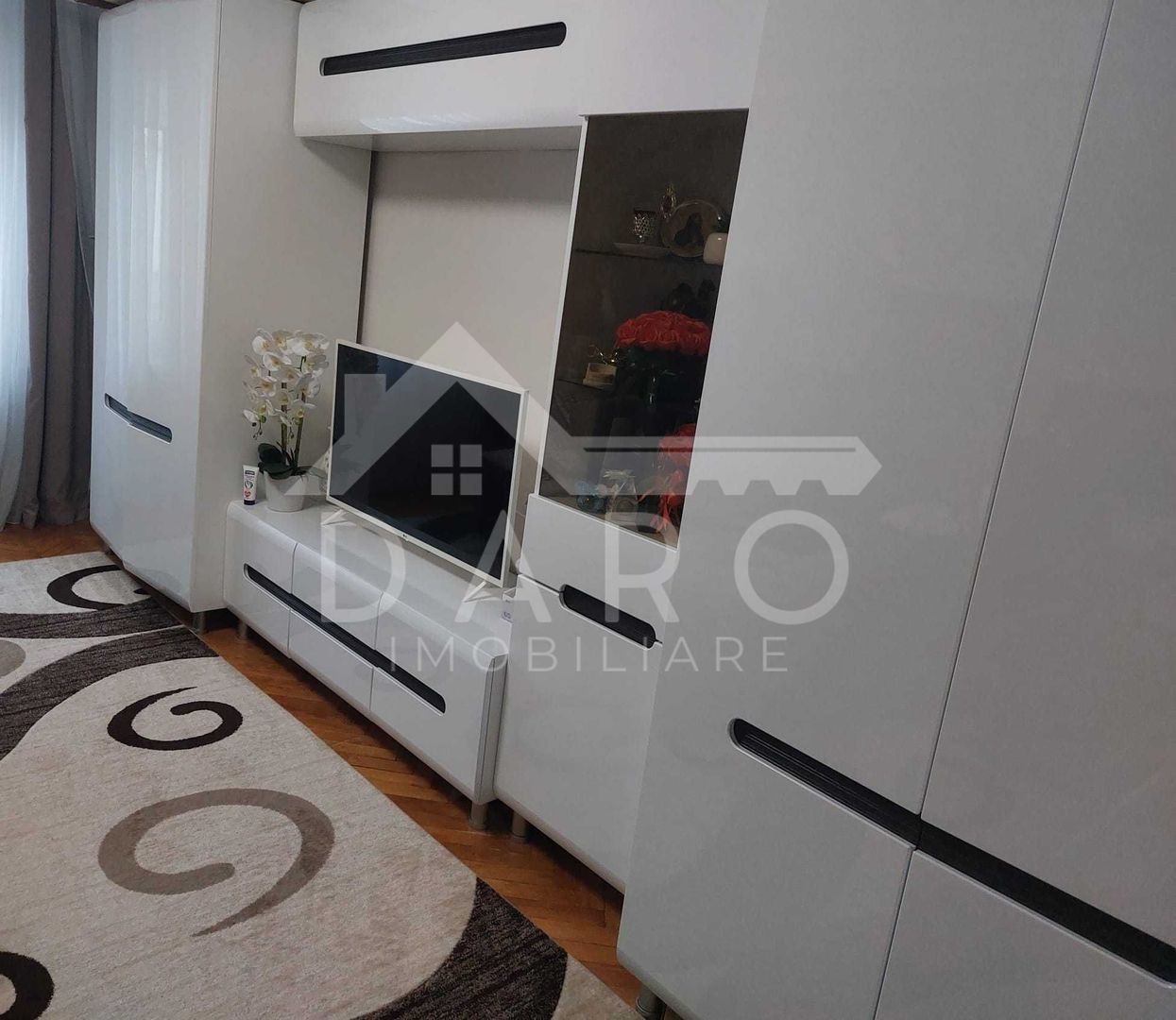 Vand apartament 3 camere mobilat si utilat - Poză 3