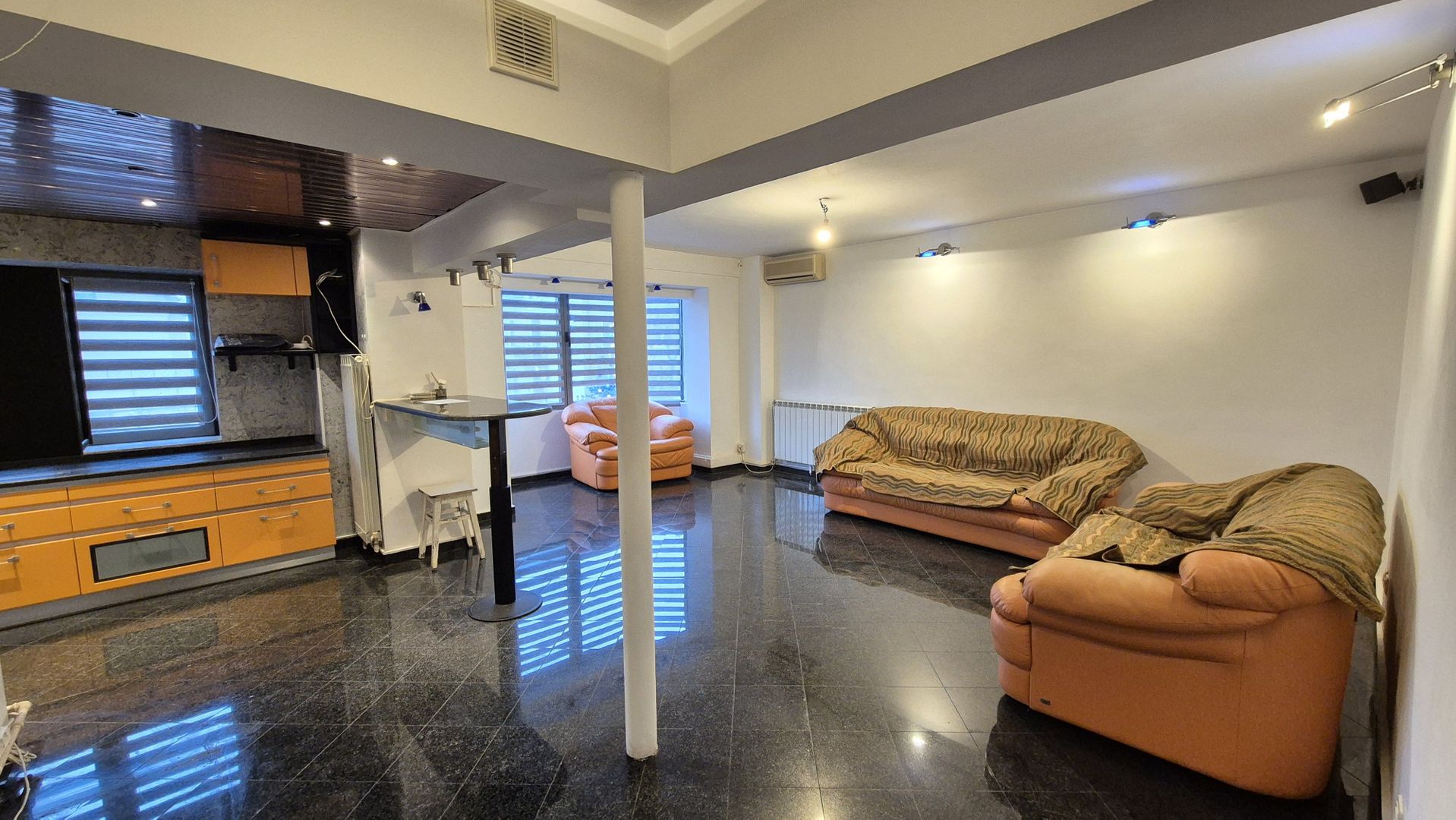 Apartament cu 3 camere, bloc 1990 - bd. Decebal piata Alba Iulia - Poză 3