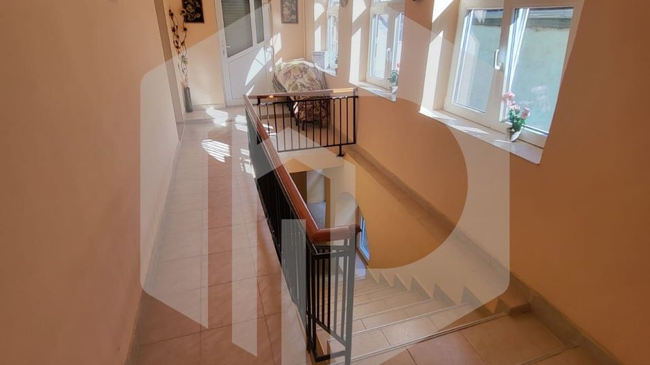 Casa in Avrig | 3 Dormitoare + Living si Bucatarie | Pivnita - Poză 2