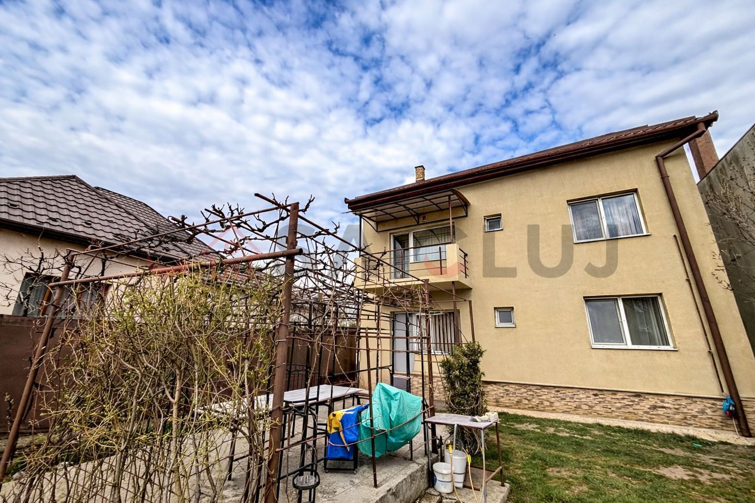 Curte generoasa - Casa Intretinuta - Zona Pod Ira - Poză 1