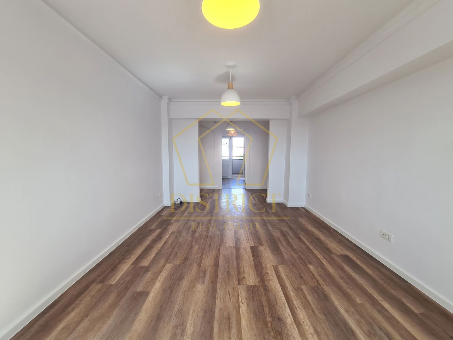 Apartament cu 4 camere renovat integral | Etaj 3 | Calea Sagului - Poză 1