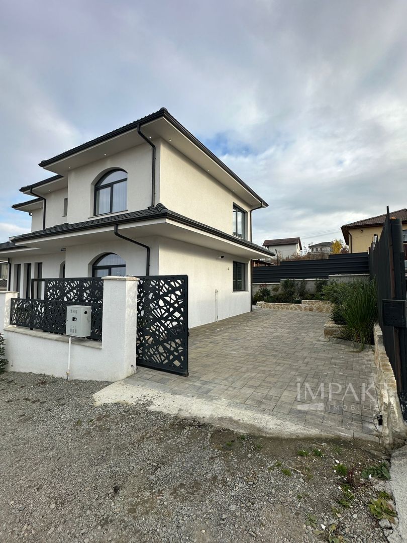 Casa superba de vanzare, situata intr-o zona aerisita a Dezmirului! - Poză 15