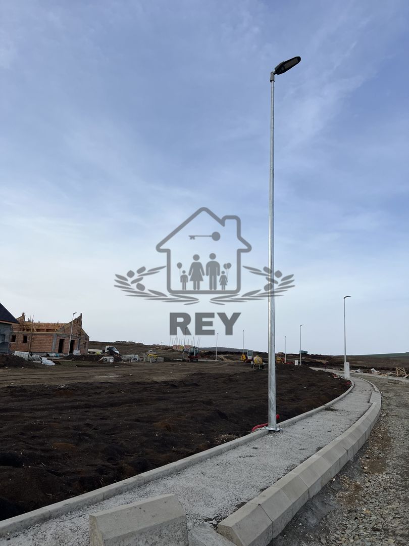 Teren cu PUZ, utilități și autorizație de construire/casă unifamilială - Poză 3