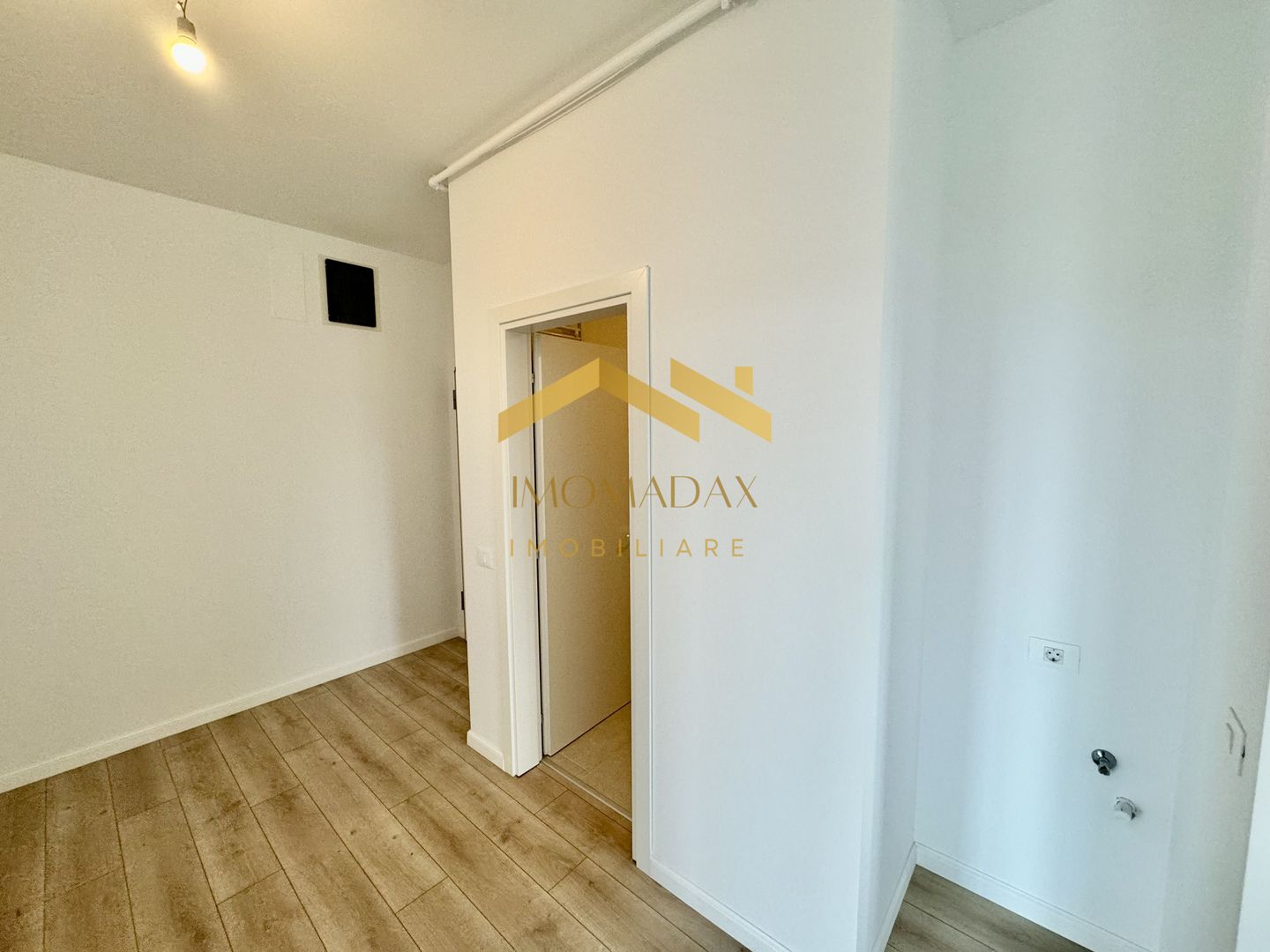 Torontalului-2 Camere-Loc de parcare - Poză 5