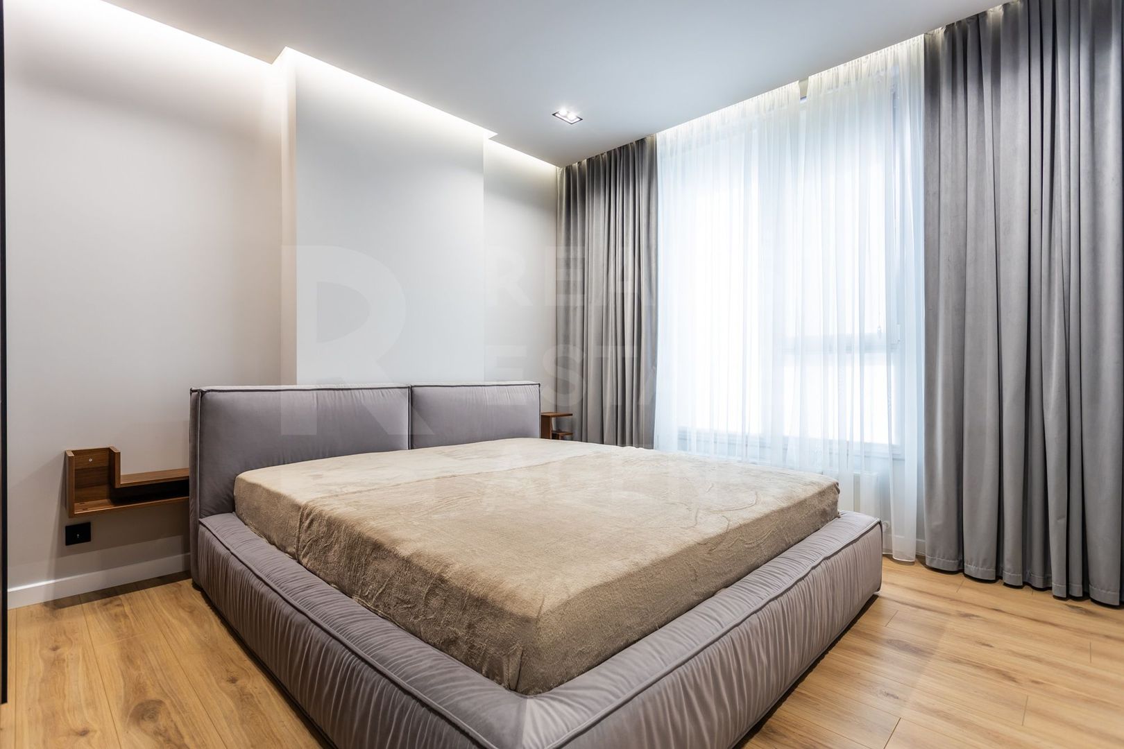 Chirie, apartament, 2 camere, str. Petru Movilă, sectorul Centru - Poză 12