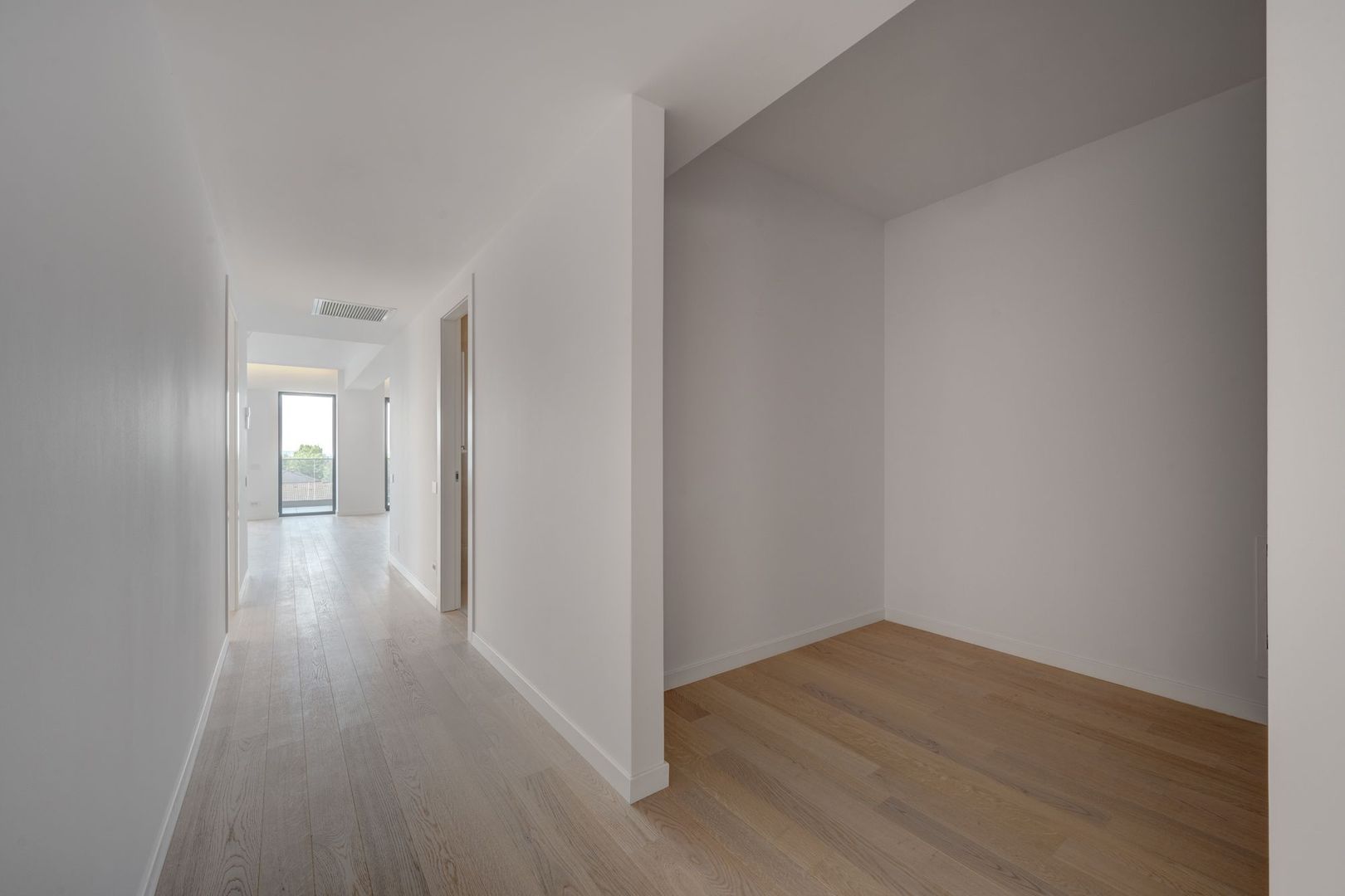 Apartament deosebit in Iancu Nicolae, langa Cambridge, terasa , nou - Poză 11