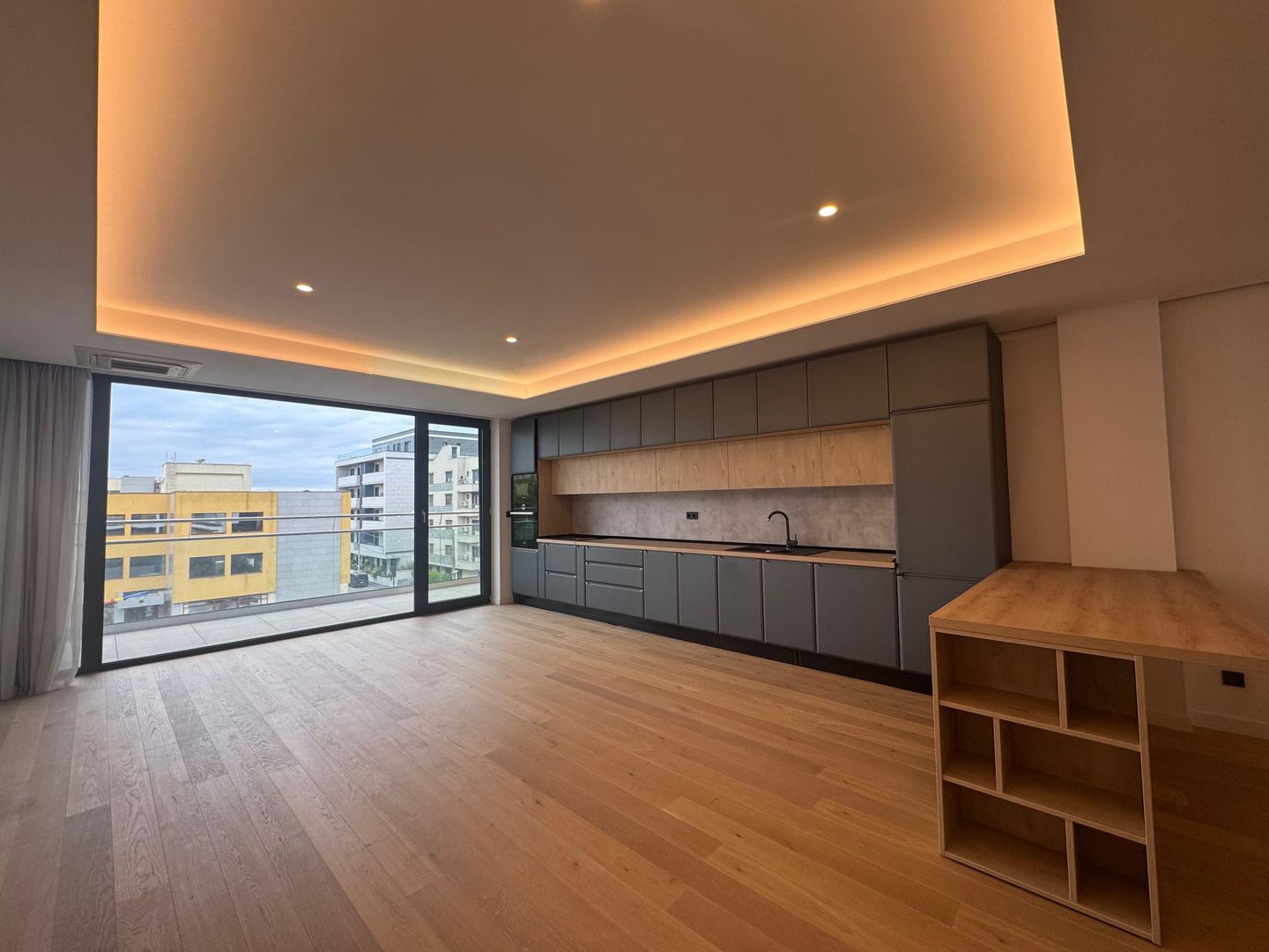 3 camere PREMIUM| 135 MP + 22 MP terasa - Poză 2