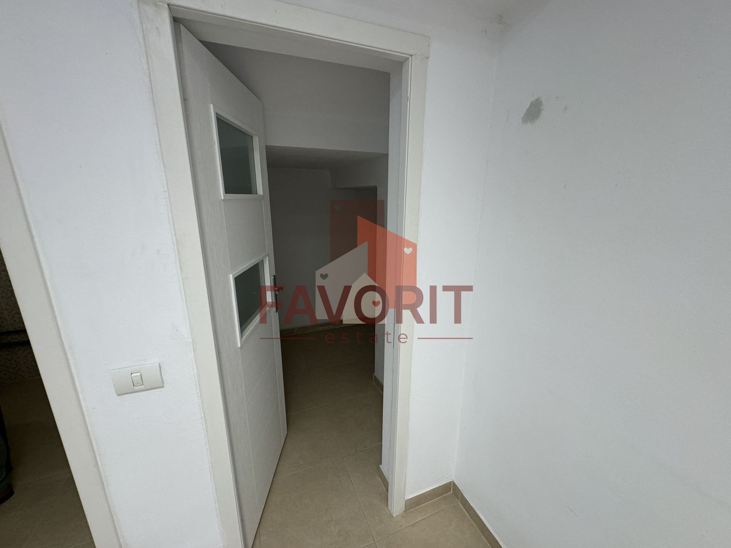 Spatiu de inchiriat aproape de Piata 700 si zona centrala - Poză 7