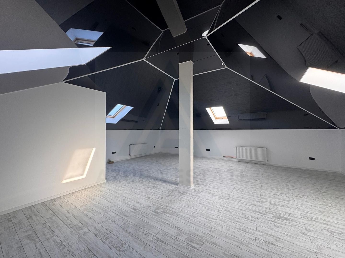 Casa moderna constructie noua 195 mp utili si 100 mp curte Sura Mare - Poză 1