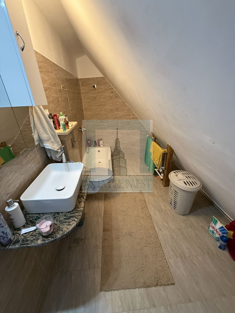 Casa 10 camere, 5 bai, 380 mp teren - zona Astra - Poză 15