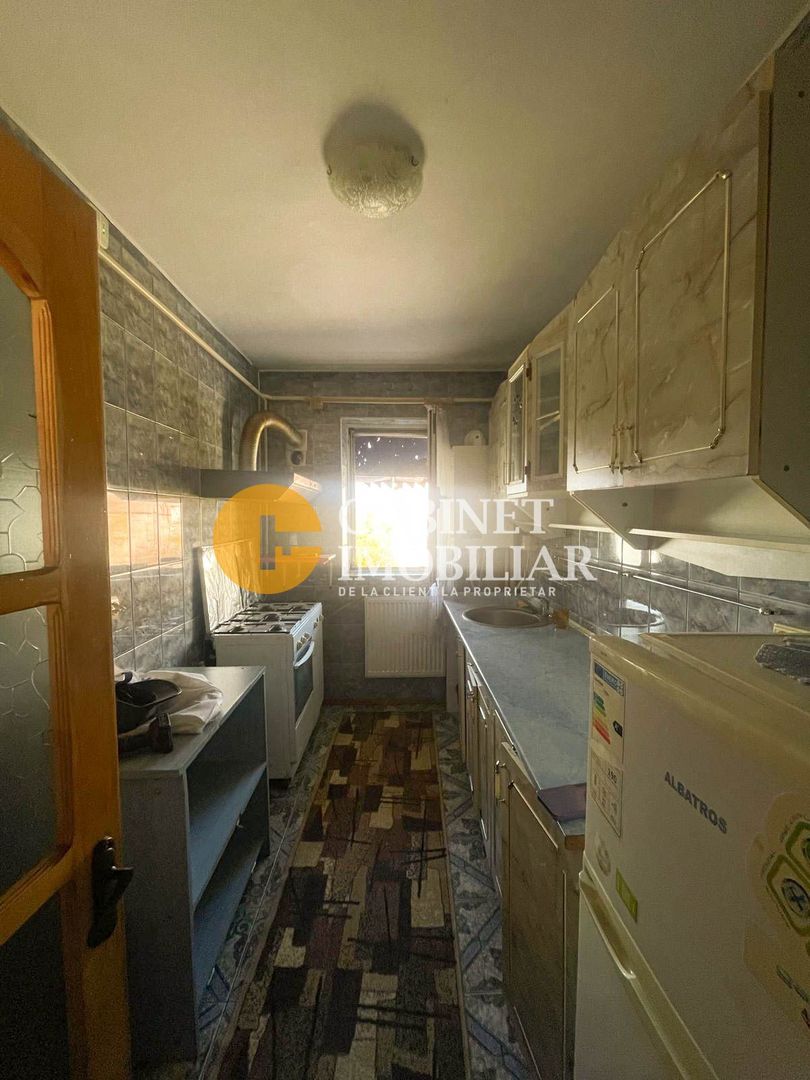 Apartament 3 camere decomandat zona Galata - Poză 4