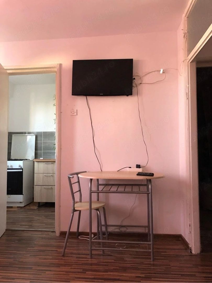 Garsoniera in bloc mixt langa metrou Gorjului, Militari - Poză 5