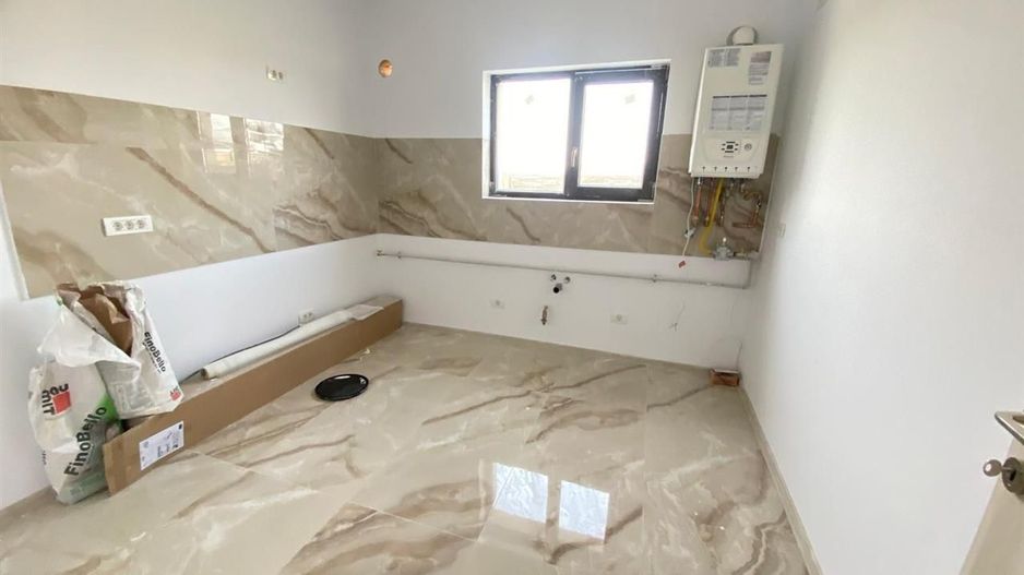 Vand duplex P+E 120mp 3 bai 4 dormitoare Mosnita Noua - Poză 1