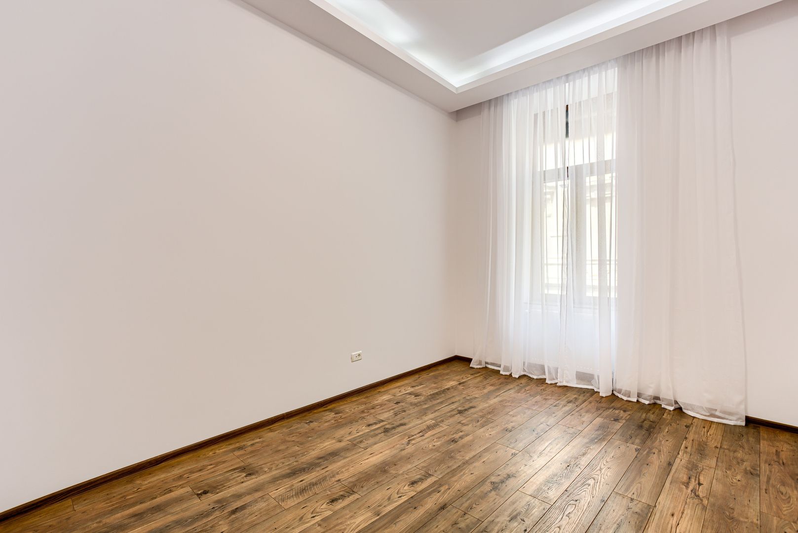 Apartament cu 3 camere zonă Ultracentrală etaj 1 - Poză 4