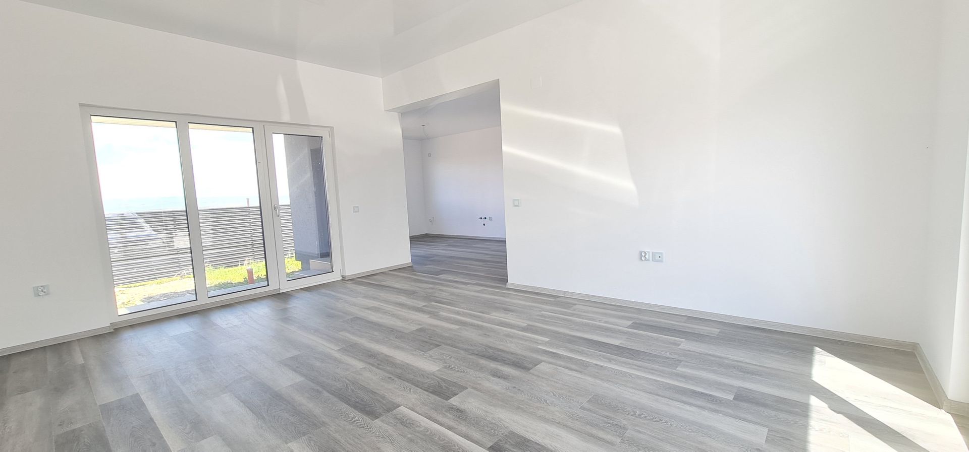 Casa 4 camere un nivel finalizata intabulata cartier Izvor Tarlungeni - Poză 2