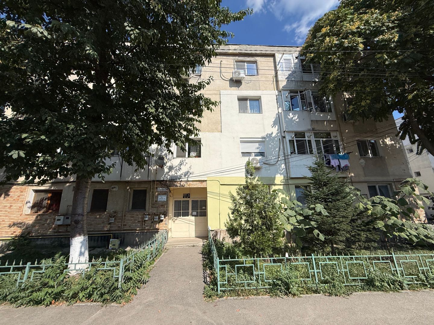 Garsonieră 27 mp cu balcon - etaj 2 - nemobilata -bloc an 1980 - Poză 21