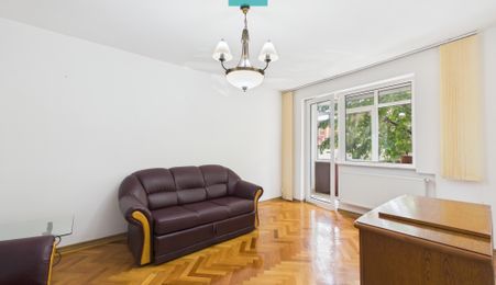 Apartament cu 3 camere decomandat, Str. Horia