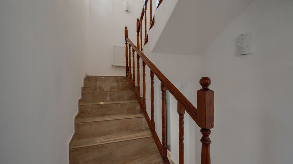 Casa/Vila cu 6 camere ideala rezidential/comerical Ciarda COMISION 0% - Poză 18